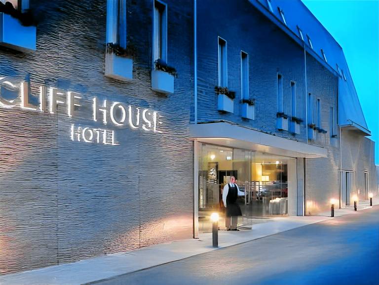 Cliff House Hotel