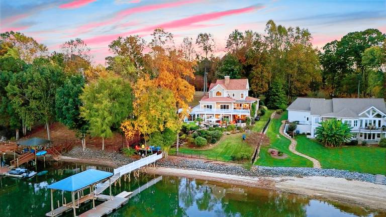 House  Mooresville