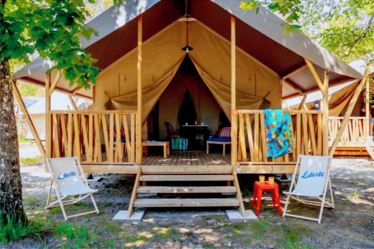 Tent with terrace in Lacanau