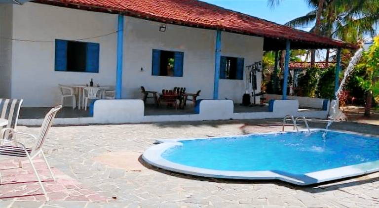 Vacation home with pool in Barra de Santo Antonio