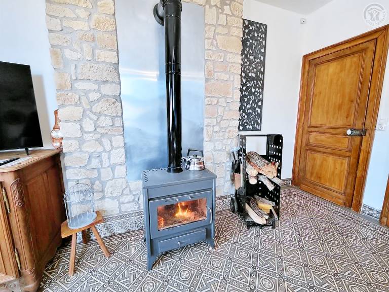 Cottage with barbecue & yard — photo 4