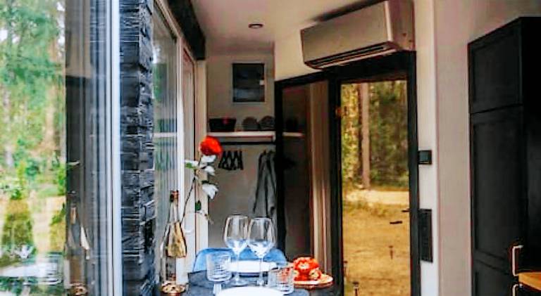 House with jacuzzi — photo 4