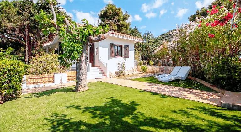 Villa with 2 rooms for 6 persons — photo 4