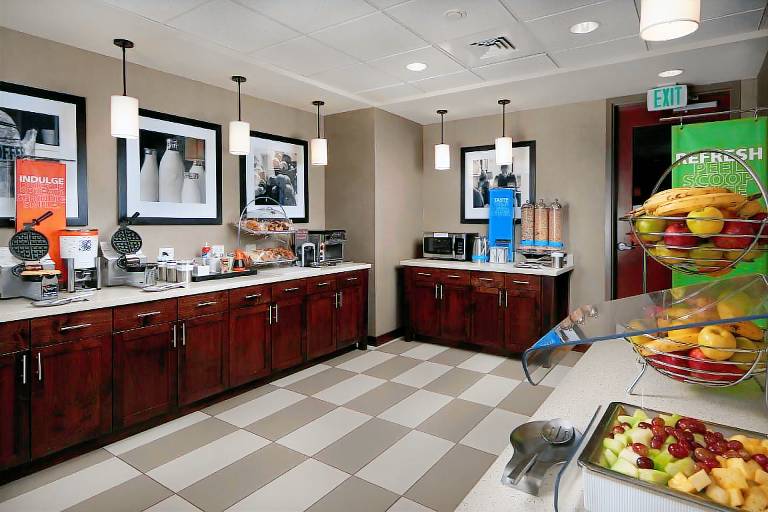 Hampton Inn & Suites Portland/Vancouver — photo 5