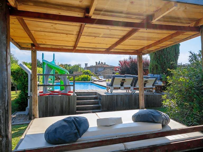 House with BBQ, private pool & garden | Perfect for remote work — photo 4