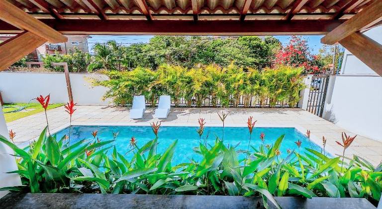 Rental apartment with pool, BBQ & garden — photo 3