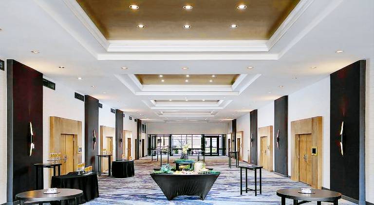 Sheraton Grand Rapids Airport Hotel — photo 4