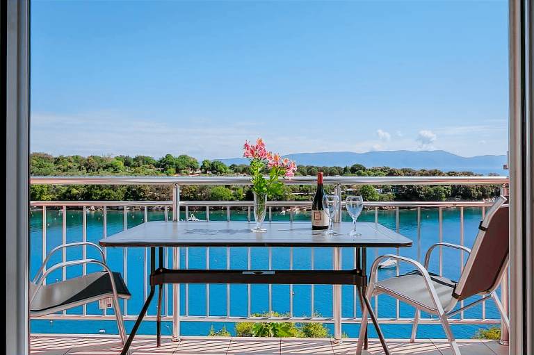Terrace Apartment with ocean view