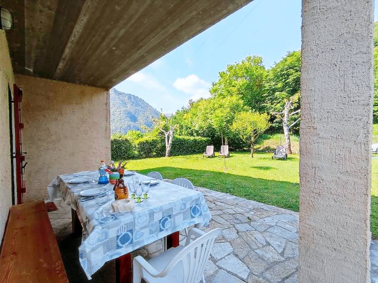 Fully equipped big vacation home with terrace, yard & grill | Dogs allowed — photo 4