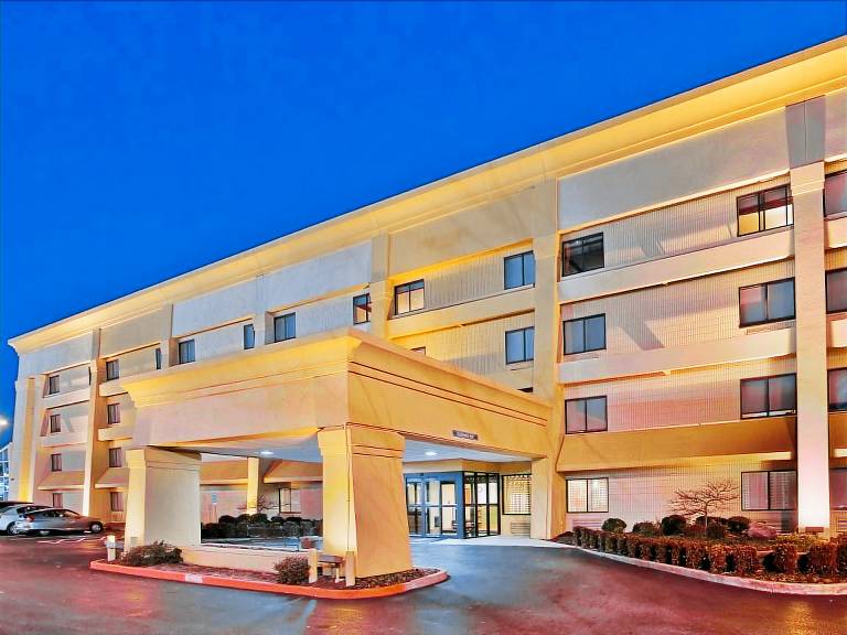 La Quinta Inn & Suites by Wyndham Springdale in Springdale, AR
