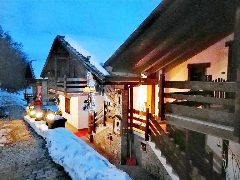 Apartment 'Sylvie' with Mountain View, Shared Terrace and Wi-Fi — photo 2