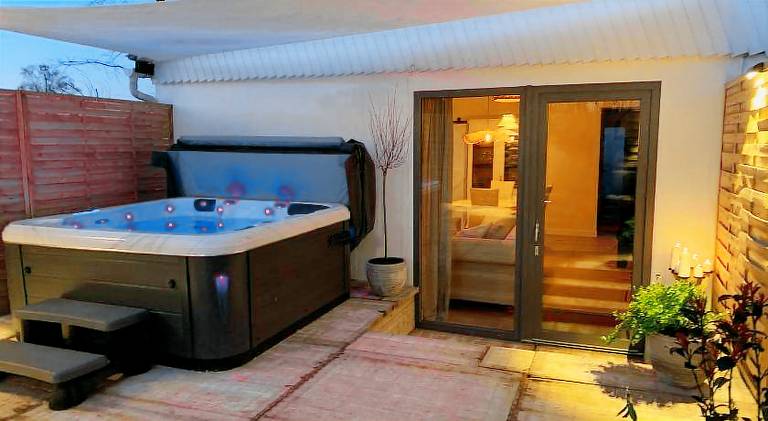 Vacation home with jacuzzi | Pets are welcome in Liege