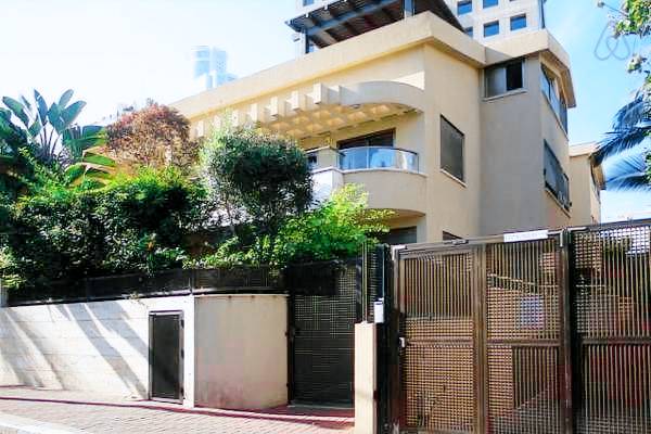 Apartment Tel Aviv District