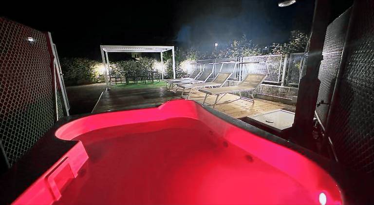 Apartment with hot tub | Suitable for remote work — photo 3