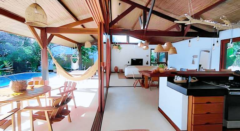 Family-oriented vacation home with yard, private pool & barbeque | Pets allowed — photo 5