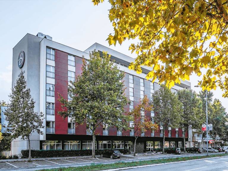 B Hotels Belgrade — photo 4