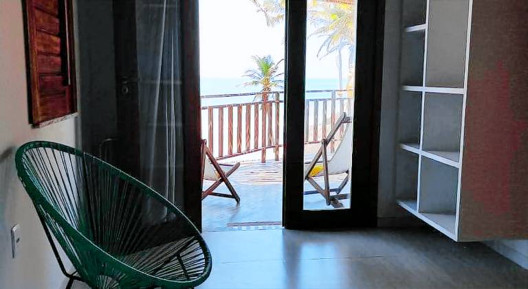 Serviced apartment with hot tub, yard & pool — photo 4