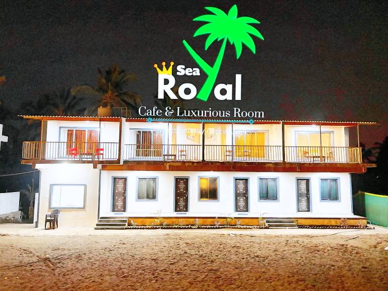 Sea royal rooms and cafe in Vasai