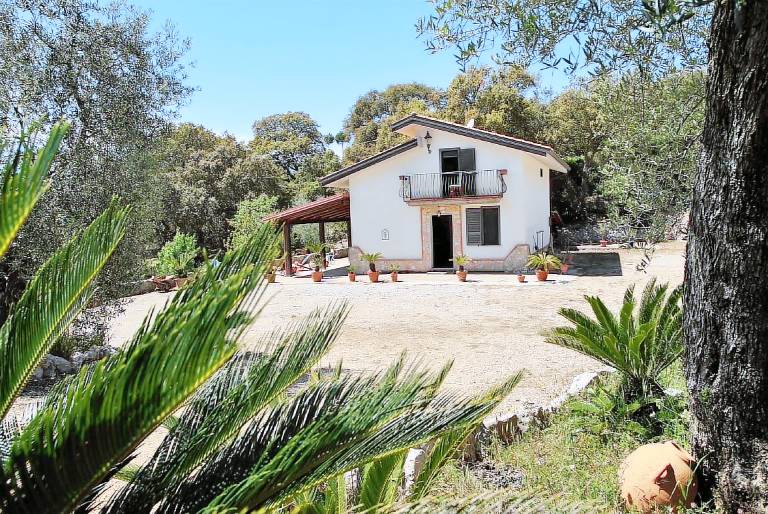 Family-oriented wonderful villa with terrace, BBQ & garden | Nature view | Pets are welcome — photo 4