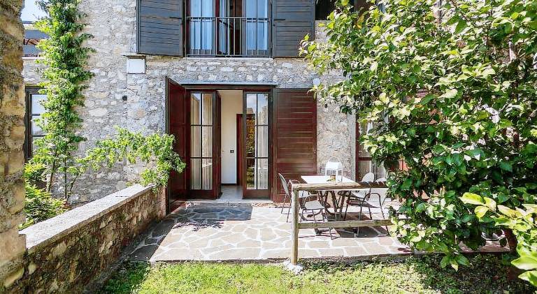 Holiday apartment with patio, yard & pool | Beach nearby | Suitable for remote work | Pet-friendly — photo 4