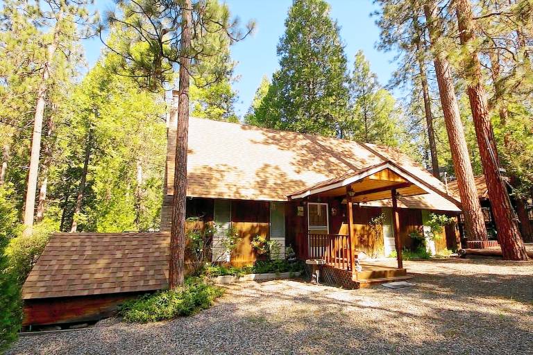Cabin  Bass Lake