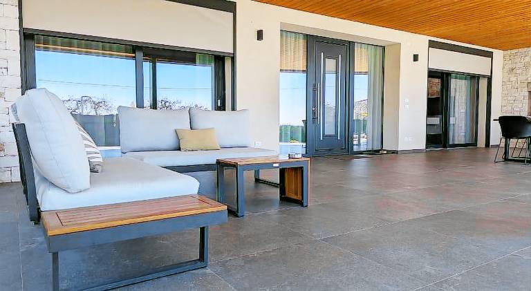 Lovely vacation home with pool, garden & barbecue | Pets are welcome — photo 4