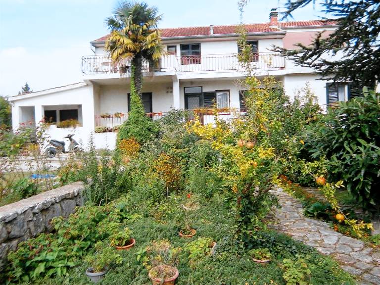 Holiday apartment with barbecue & patio | Dogs allowed — photo 5