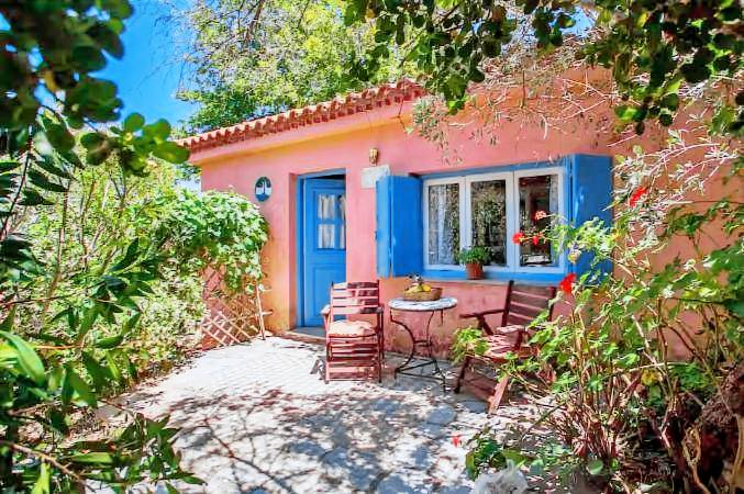 Wonderful vacation home with pool | Dogs allowed in Skopelos