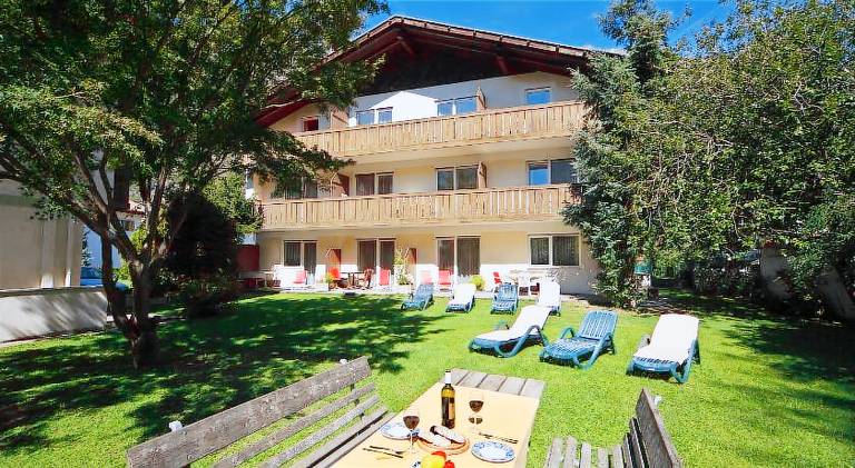 Apartment  Plaus