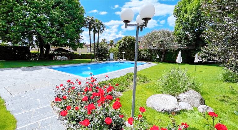 Rental apartment with yard & heated pool | Pets are welcome in Losone