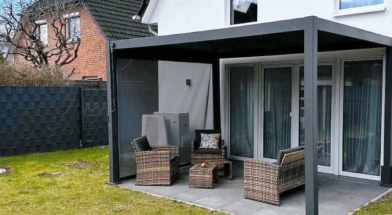 Holiday apartment with garden — photo 3