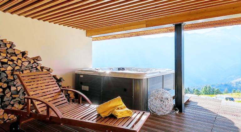 Lodge with garden, patio & sauna | Pet-friendly — photo 3