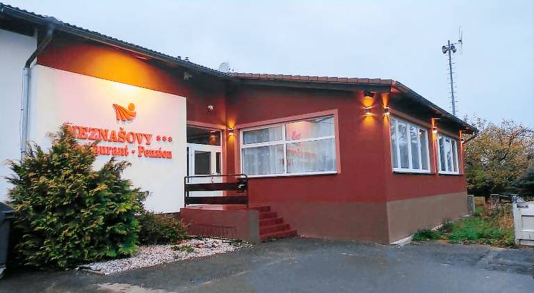 NEZNASOVY Restaurant - Penzion - Wellness - Sauna - SPA in Plzen