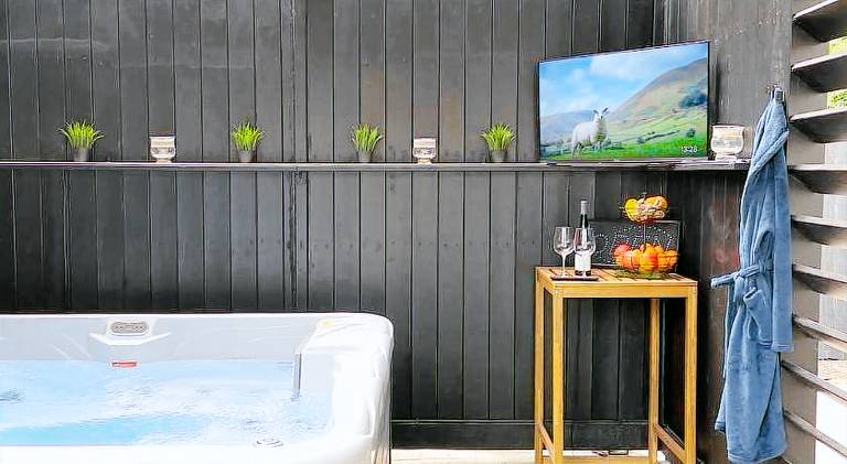 Holiday apartment with jacuzzi — photo 5