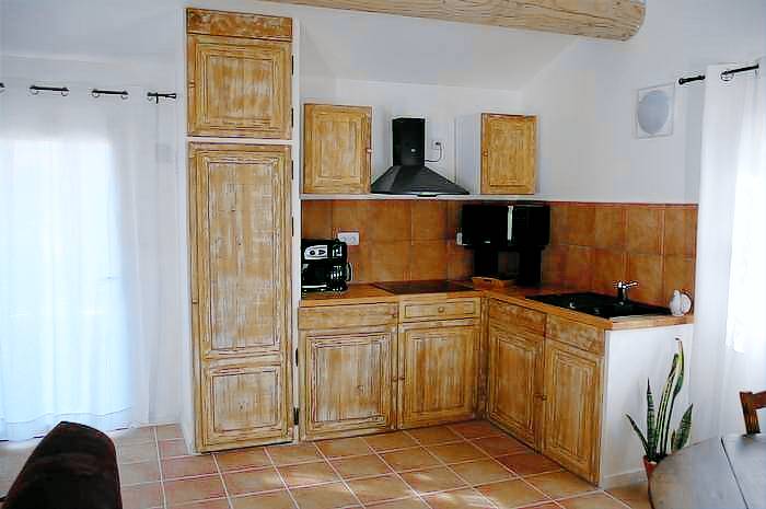 Fully equipped holiday apartment with private pool, yard & BBQ | Mountain view | Pet-friendly — photo 2