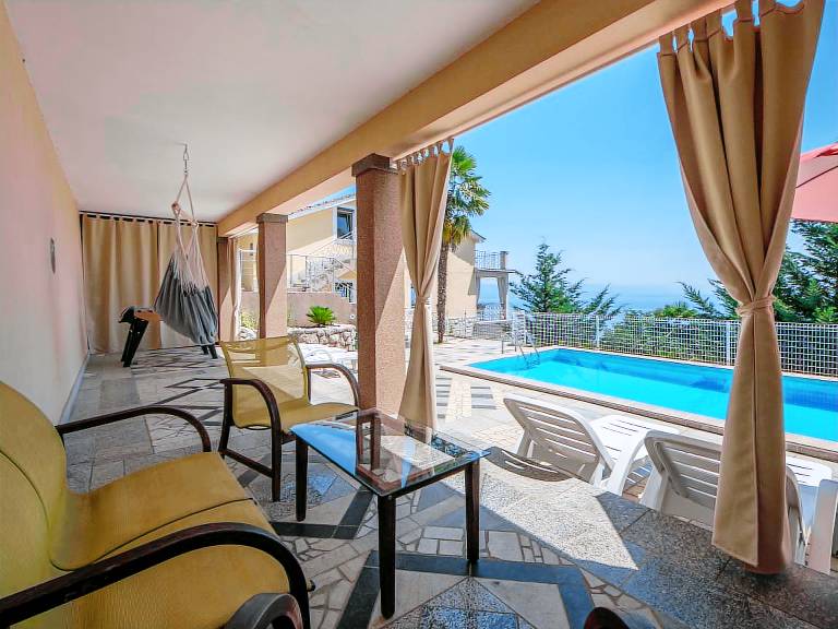 Holiday apartment with garden, pool & barbecue | Sea view — photo 4