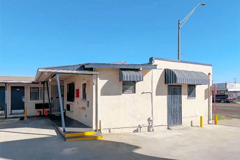 Motel West Side