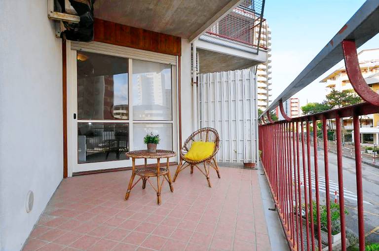 Holiday apartment with pool & yard — photo 4