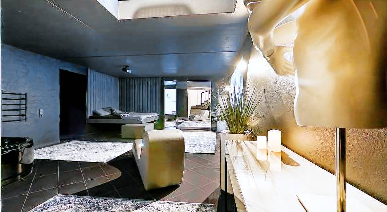 Apartment with hot tub — photo 3
