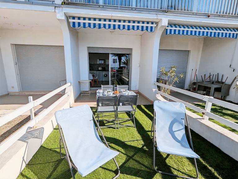 Sol-y-Days le Goéland, Appartement front de mer avec parking — photo 2