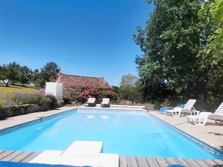 Cottage 'Gite De Caractère, Piscine Et Vue' with Private Pool, Private Terrace and Wi-Fi — photo 2