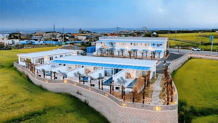 Pohang Uni’s Ocean Pool Villa — photo 3