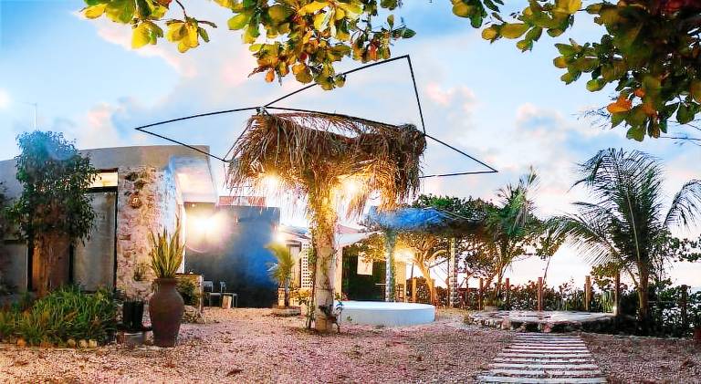 Habitacion, balcon frente al mar y alberca in Campeche
