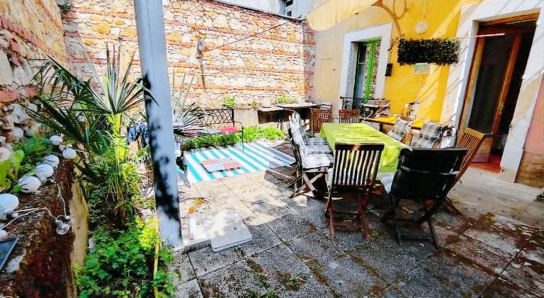 Ancienne maison de ville dans le quartier de France — photo 2