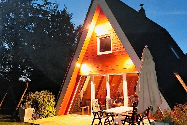 House with BBQ, patio & garden — photo 3