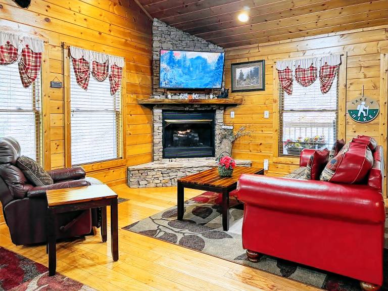 Secluded Cabin Hot Tub King Master Wears Valley by National Park Entrance — photo 3