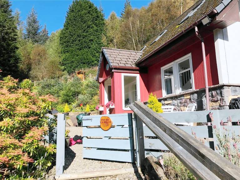 Cottage with garden | River view — photo 3