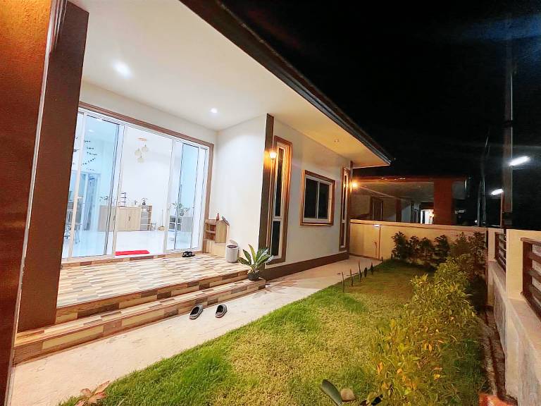 Vacation home | Pets allowed in Phetchaburi