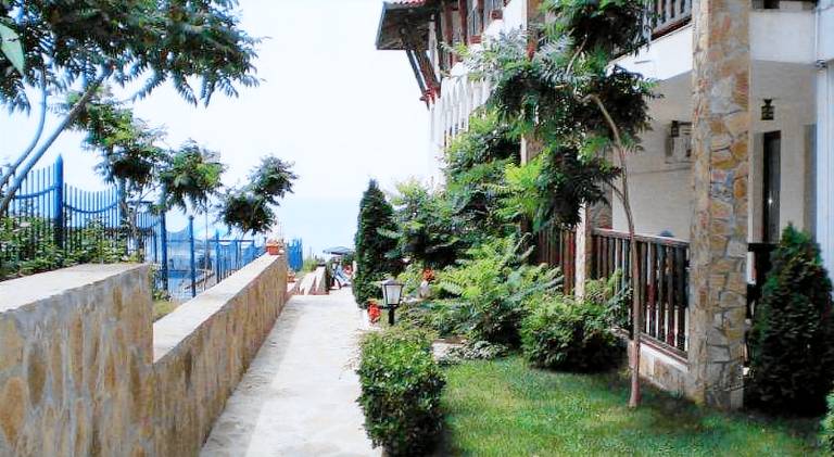 Rental apartment with pool — photo 4