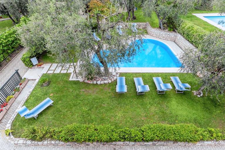 Holiday apartment with pool & yard | Mountain view — photo 3